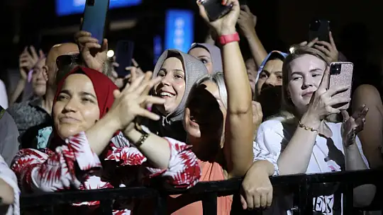 61. Yoğurt Festivali'ne Özcan Deniz ile muhteşem final