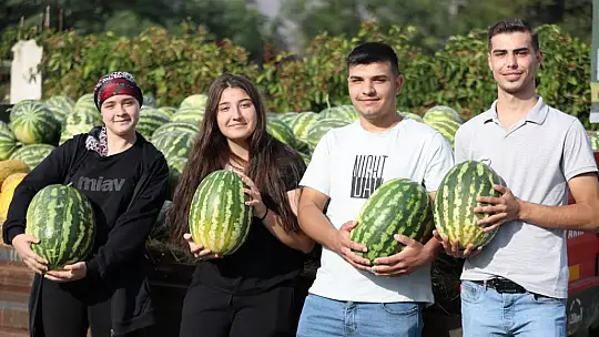 Silivri Kadıköy'de karpuzlar yarıştı