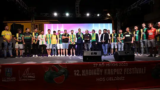 Silivri Kadıköy'de karpuzlar yarıştı