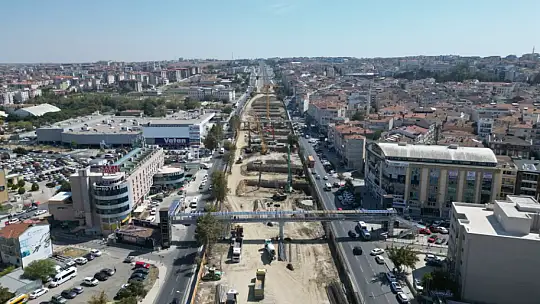 Başkan Yılmaz'dan e-5 geçiş projesi hakkında bilgilendirme