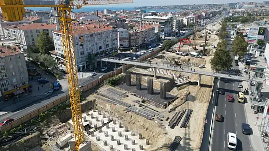 Başkan Yılmaz'dan e-5 geçiş projesi hakkında bilgilendirme