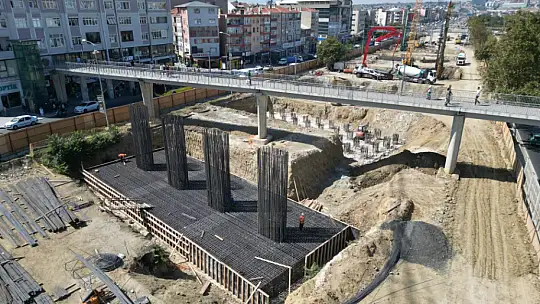 Başkan Yılmaz'dan e-5 geçiş projesi hakkında bilgilendirme