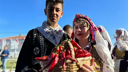 Sayalar'da hem biber hem hizmet şenliği