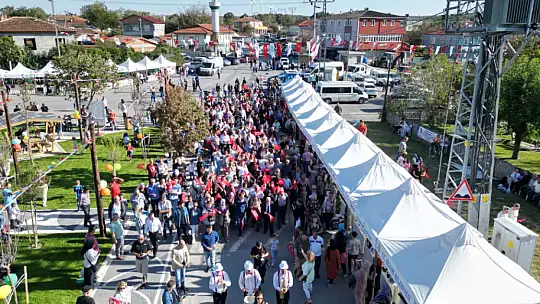 Sayalar'da hem biber hem hizmet şenliği