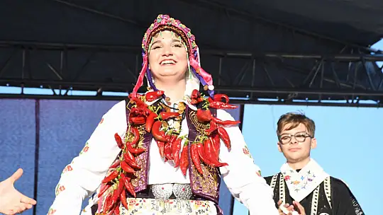 Sayalar'da hem biber hem hizmet şenliği