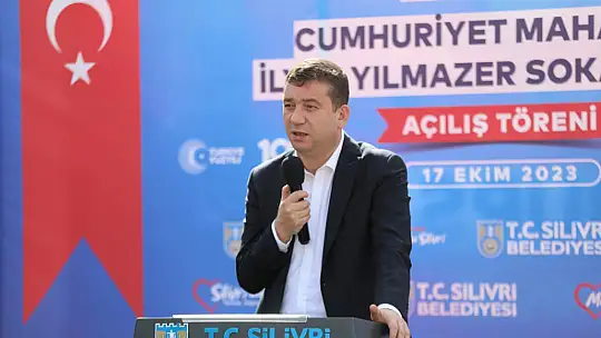Başkan Yılmaz: 'Silivri'nin üzerinde biriken tozu ve kiri süpürüyoruz'