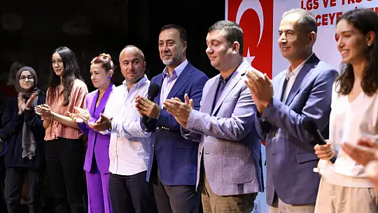 Silivri Belediyesinden YKS ve LGS'de dereceye giren öğrencilere ödül