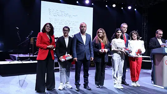 Silivri'de Cumhuriyet coşkusu Kıraç konseriyle devam etti