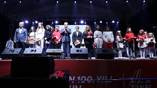 Silivri'de Cumhuriyet coşkusu Kıraç konseriyle devam etti