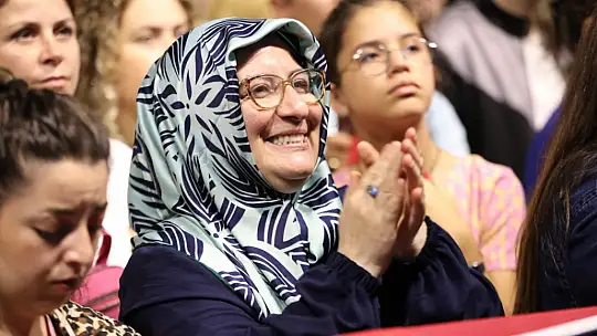 Silivri'de Cumhuriyet coşkusu Kıraç konseriyle devam etti