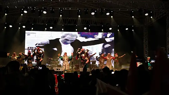 Cumhuriyet kutlamalarının coşkusu Silivri'den yankılandı