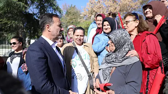 Başkan Yılmaz Kavaklı'da kadınlarla buluştu