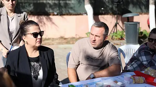 Başkan Yılmaz Kavaklı'da kadınlarla buluştu