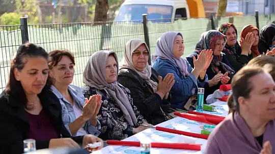 Başkan Yılmaz Kavaklı'da kadınlarla buluştu