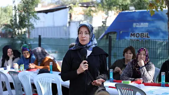 Başkan Yılmaz Kavaklı'da kadınlarla buluştu