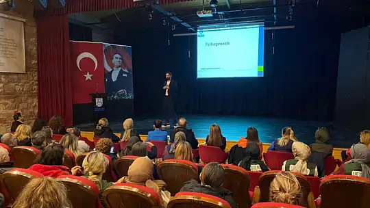 SİLİVRİ'DE KADINA YÖNELİK ŞİDDETE HAYIR KONULU PANEL DÜZENLENDİ