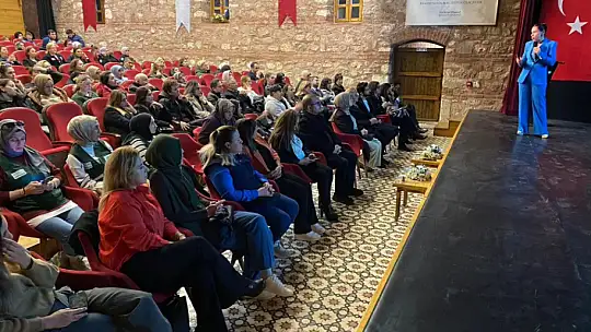 SİLİVRİ'DE KADINA YÖNELİK ŞİDDETE HAYIR KONULU PANEL DÜZENLENDİ