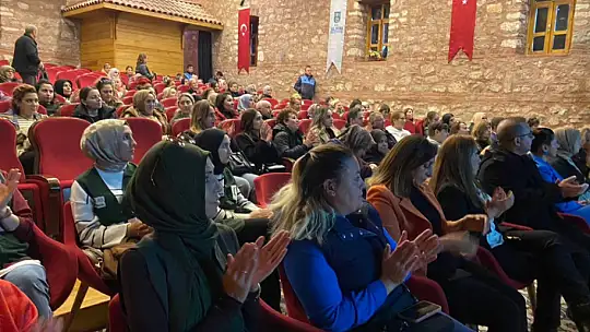 SİLİVRİ'DE KADINA YÖNELİK ŞİDDETE HAYIR KONULU PANEL DÜZENLENDİ