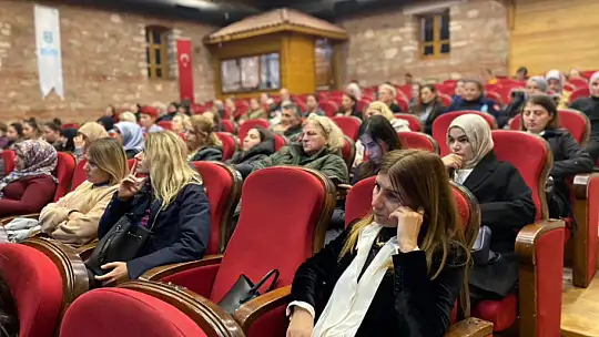 SİLİVRİ'DE KADINA YÖNELİK ŞİDDETE HAYIR KONULU PANEL DÜZENLENDİ