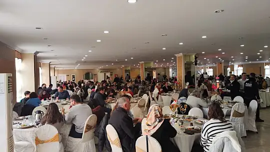 BAŞKAN YILMAZ: 'ÖĞRETMENLERİMİZ GELECEĞİMİZİN HAMURUNU YOĞURAN AYDINLIK MEŞALELERİDİR'