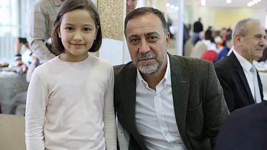 BAŞKAN YILMAZ: 'ÖĞRETMENLERİMİZ GELECEĞİMİZİN HAMURUNU YOĞURAN AYDINLIK MEŞALELERİDİR'