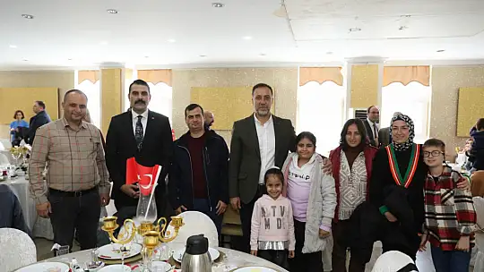 BAŞKAN YILMAZ: 'ÖĞRETMENLERİMİZ GELECEĞİMİZİN HAMURUNU YOĞURAN AYDINLIK MEŞALELERİDİR'