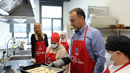 Başkan Yılmaz özel çocuklarla birlikte kurabiye pişirdi