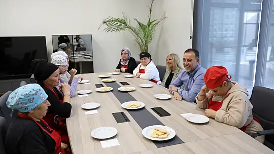 Başkan Yılmaz özel çocuklarla birlikte kurabiye pişirdi