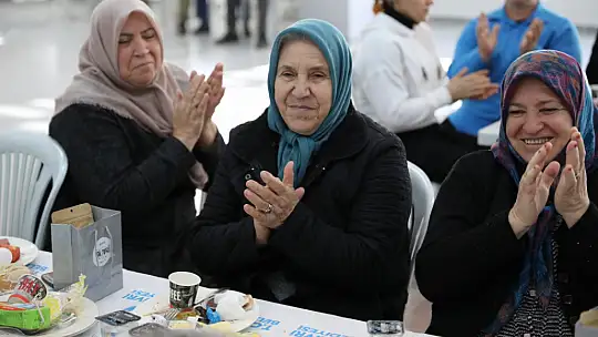 Başkan Yılmaz Akören'de kadınlarla buluştu