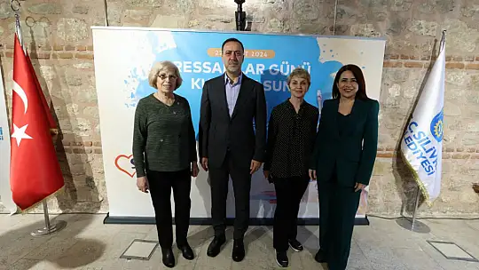 Başkan Yılmaz: 'Sanatçılar başımızın tacıdır'