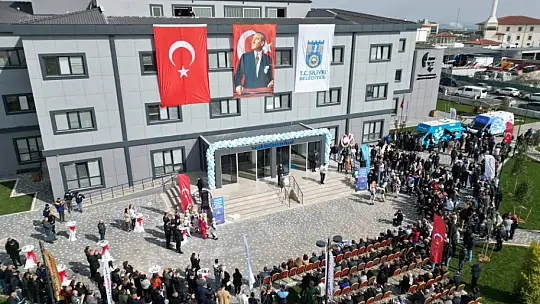Silivri'nin geçmiş dönem Belediye Başkanları Ek Hizmet Binasını Başkan Yılmaz ile birlikte açtı