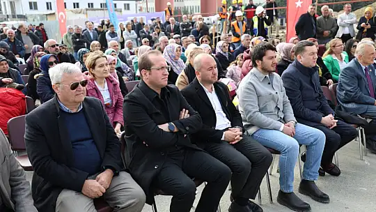 Yılmaz hız kesmiyor! Huzurevi inşaatında ilk harç döküldü