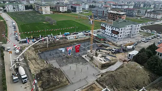 Yılmaz hız kesmiyor! Huzurevi inşaatında ilk harç döküldü
