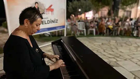 Silivri Belediyesi'nden Kalepark'ta Piyano Resitali