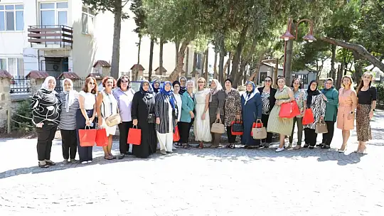 Hayriye Sena Balcıoğlu, Muhtar Eşleri ve Kadın Muhtarlarla Kalepark ve SEYKOM'u ziyaret etti