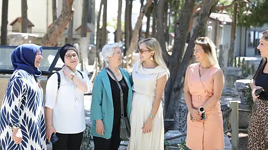 Hayriye Sena Balcıoğlu, Muhtar Eşleri ve Kadın Muhtarlarla Kalepark ve SEYKOM'u ziyaret etti