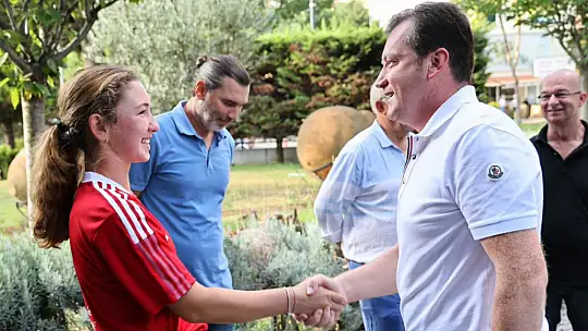 Silivri Belediye Başkanı Bora Balcıoğlu, Milli Tenisçi İrem Kurt'u Makamında Ağırladı