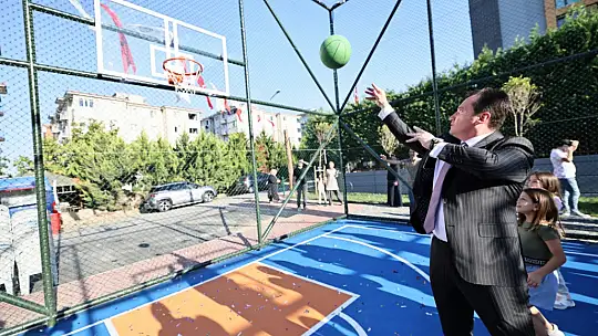 Dostluk Parkı ve Spor Sahası Silivri'de hizmete açıldı