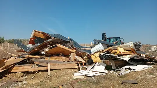 Silivri Belediyesi Tarım Arazilerindeki Kaçak Yapıların Yıkımına Devam Ediyor