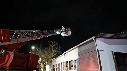 Başkan Balcıoğlu, Yangında Zarar Gören Korkmaz Yapı Market'i Ziyaret Etti