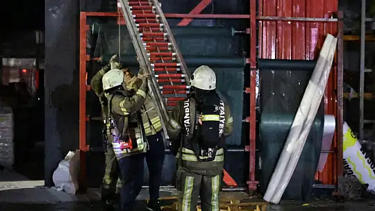 Başkan Balcıoğlu, Yangında Zarar Gören Korkmaz Yapı Market'i Ziyaret Etti