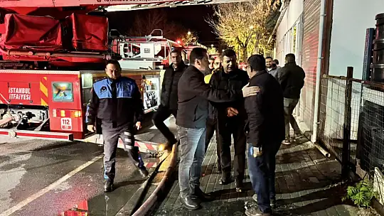 Başkan Balcıoğlu, Yangında Zarar Gören Korkmaz Yapı Market'i Ziyaret Etti