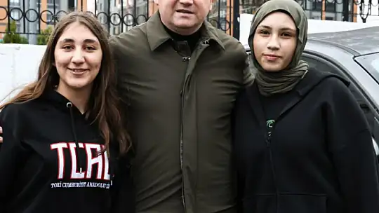 Başkan Balcıoğlu, Öğrencilerle Çorba Dağıtımında Bir Araya Geldi
