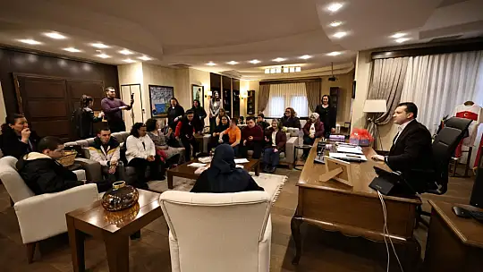 Başkan Balcıoğlu, Dünya Engelliler Günü'nde Özel Bireyleri Makamında Ağırladı