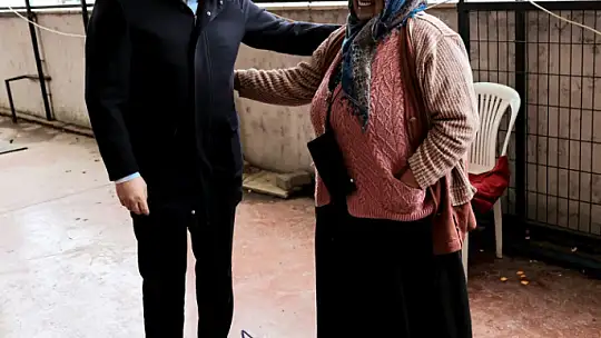 Başkan Balcıoğlu, Gümüşyaka Çarşamba Pazarında Esnafla Buluştu