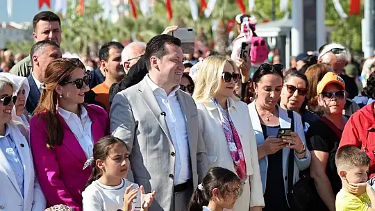 Silivri'de Anneler Günü ve Hıdırellez Şenliği Coşkusu
