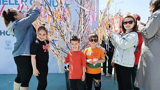 Silivri'de Anneler Günü ve Hıdırellez Şenliği Coşkusu