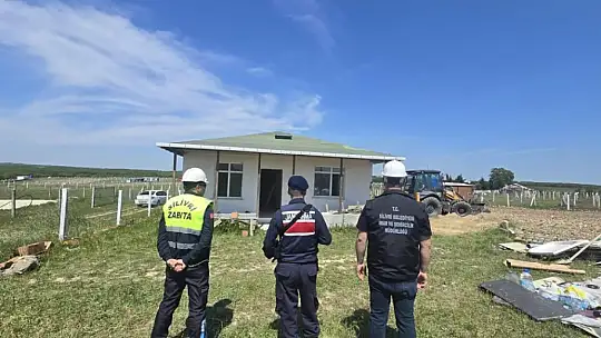 Silivri Belediyesi Kaçak Yapıların Yıkımına Devam Ediyor