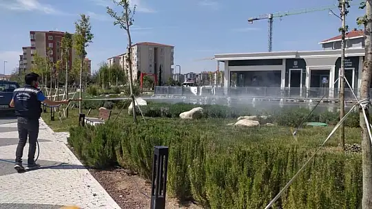 Silivri Belediyesi Park ve Sosyal Tesislerde Düzenli İlaçlama Çalışması Yürütüyor