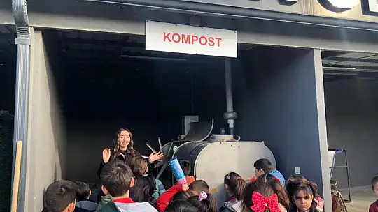 Akören'de öğrenciler Sıfır Atık Merkezini ziyaret etti
